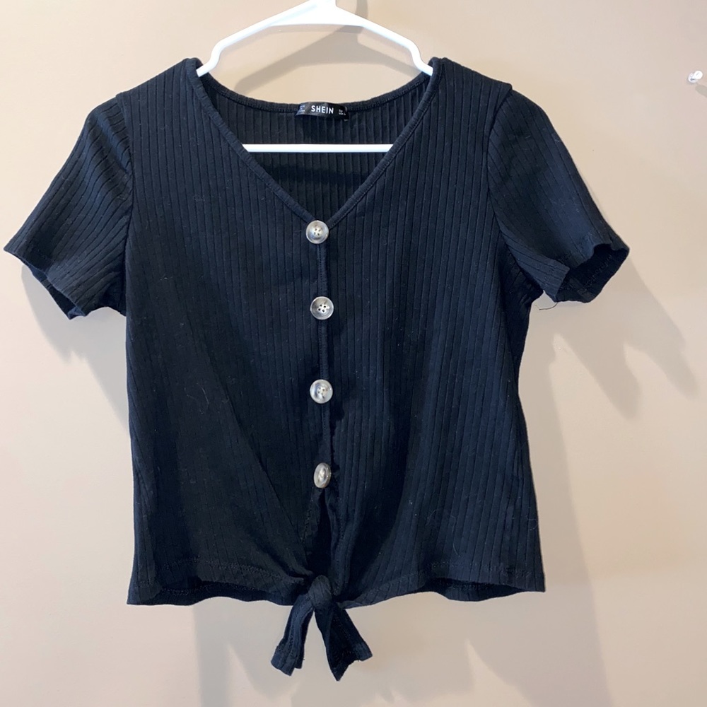 Cropped black tee